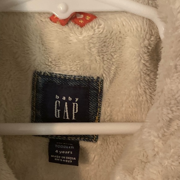Gap, demin Jean jacket sz 4 - Picture 2 of 4